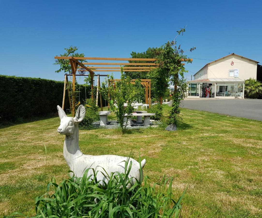 Chez Val Et Fred 85 Bed and Breakfast Les Essarts  Εξωτερικό φωτογραφία